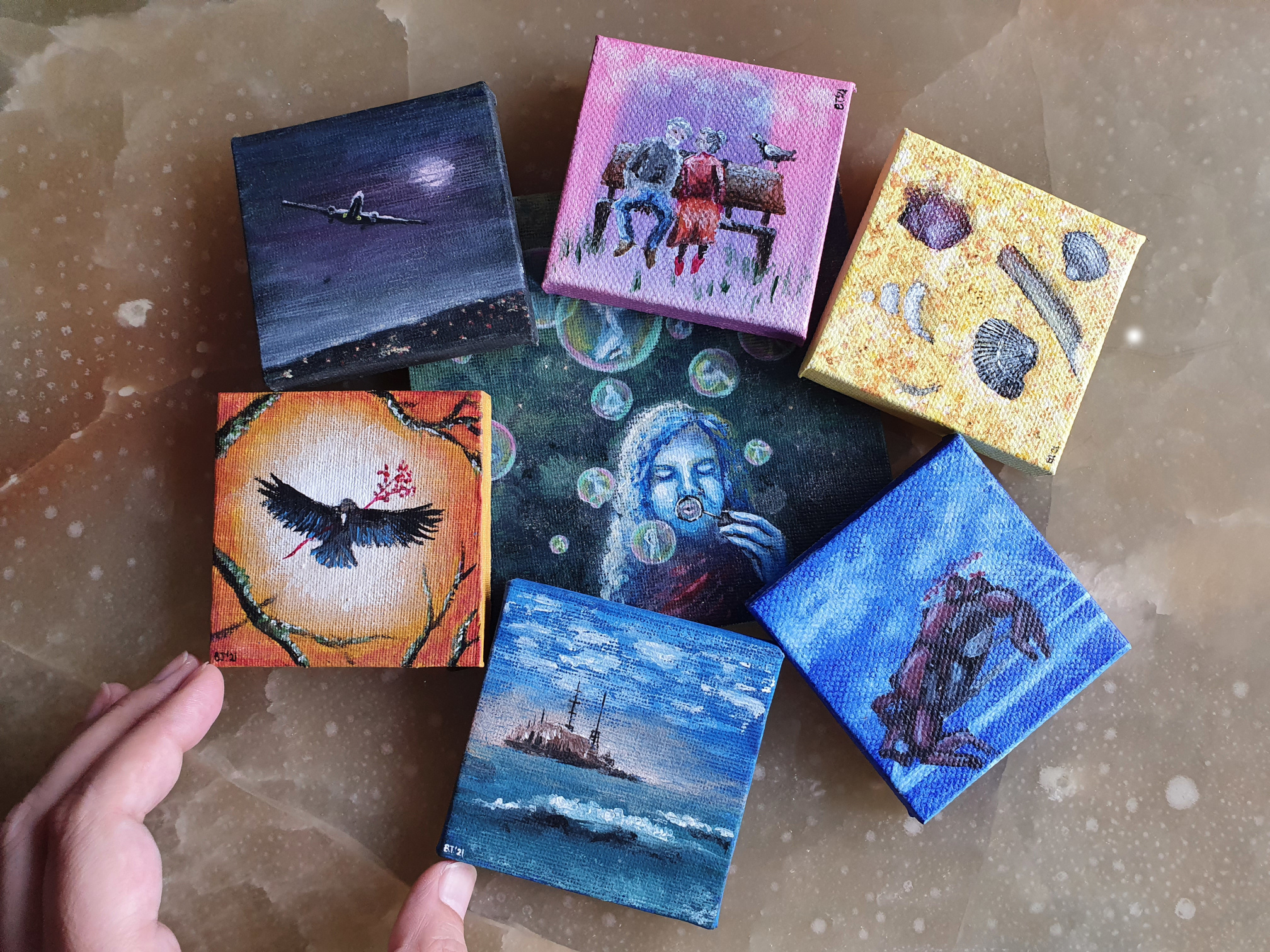 Assorted paintings (7x7cm)